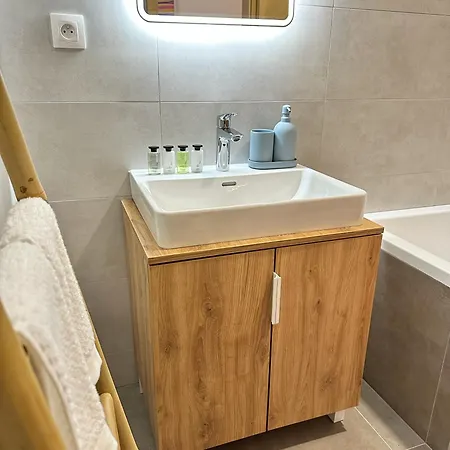 Ii Apartamento *